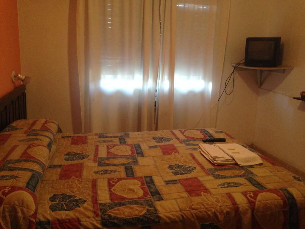 Hotel Gure Echea Villa Carlos Paz Extérieur photo